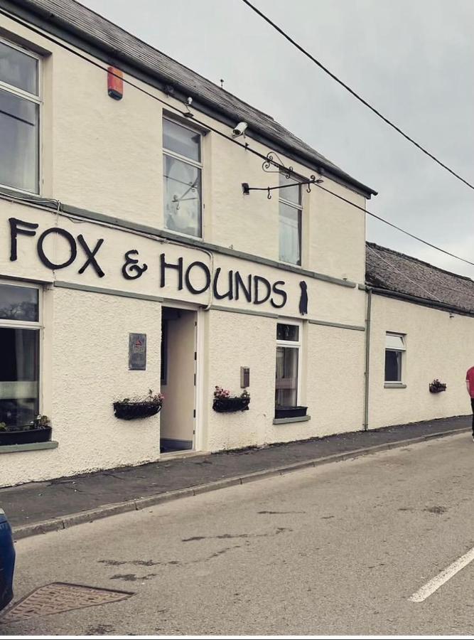 Bed and Breakfast The Fox And Hounds Bancyfelin Exterior foto